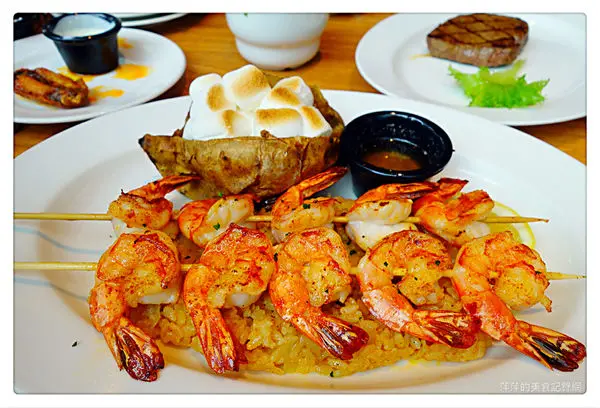 【台北美食】TEXAS 德州鮮切牛排 ~ 適合聚餐的美式餐廳❤️微風松高/信義區 - 捷運市政府站