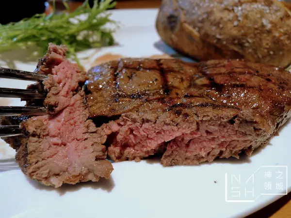 [捷運中山國中美食] Nash 吃 TEXAS Roadhouse 牛排醬就是我的安慰