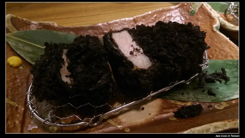 [勝勢豬排] 網路上火紅的黑嚕嚕豬排就在這兒~