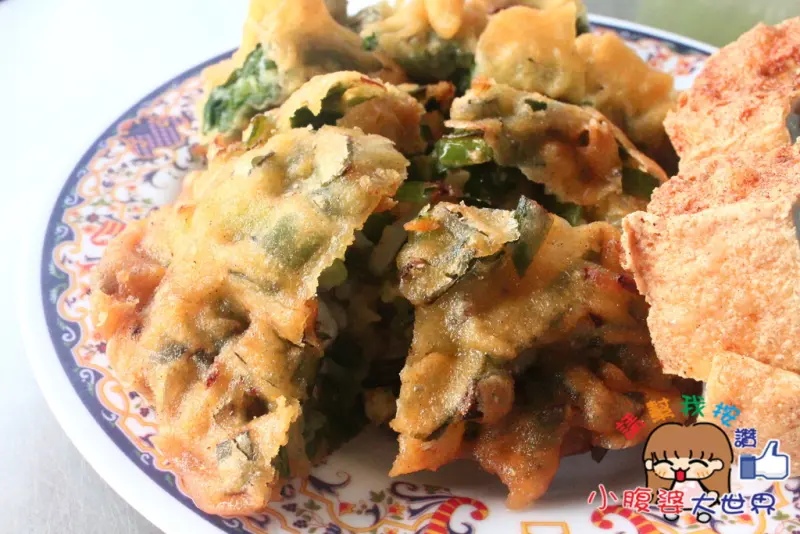 【彰化美食】北斗〃傳承四代的”無名”炸物，半小時就完售的搶手蚵嗲～ 炸物炸豆腐炸魷魚炸韭菜條~早午餐午餐早餐~北斗好吃美食