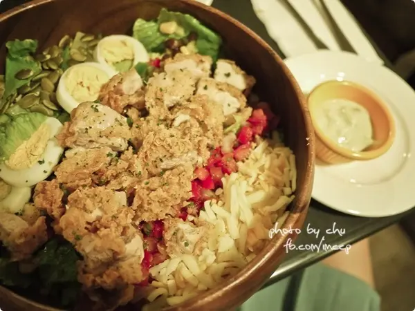 台北內湖．The Chips~比臉還大的木盆沙拉