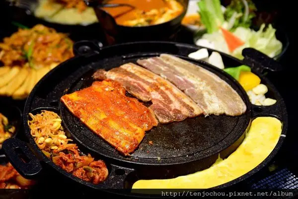 花花，甲飽沒【台北食記】Major K主修韓坊 韓式烤肉吃到飽！美國CHOICE級牛小排、豬五花無限吃爽爽！