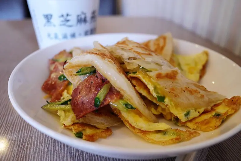 【新北】板橋 百味早餐 漢堡/三明治/咖啡 想天天光顧的好吃早餐店‧料好實在‧推薦手工蛋餅(捷運江子翠站)♥♥♥