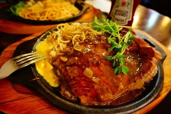 │食記│台北內湖/義牛車炙燒牛排義大利麵館  近737巷學生的最愛份量大又便宜~~~~