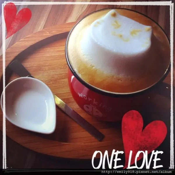 ♥ 食記 ♥ (信義區) The Who Cafe 框影●立體貓咪拉花好可愛,不限用餐時間,提供免費插座WIFI