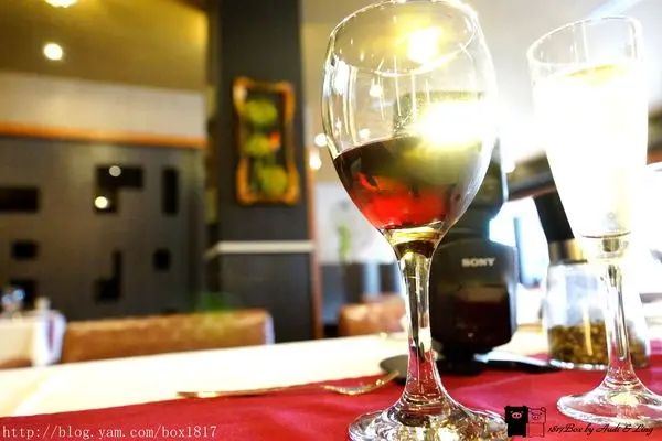 【台中。西區】愛慕斯IMOUSI牛排饗宴。頂級熟成美味雙人體驗