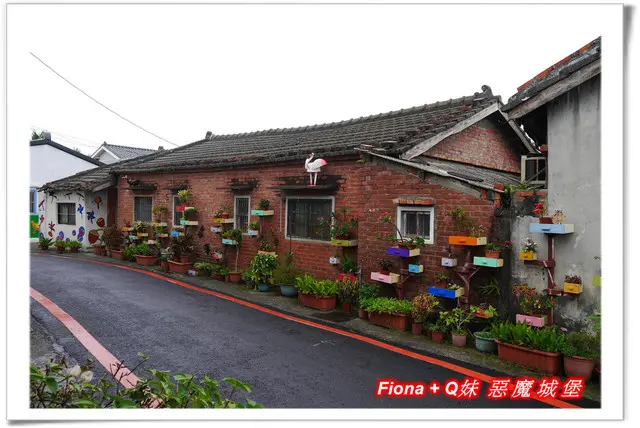 【嘉義一日遊3。溪口】愛溪口秘密通道彩繪村 - 可愛的童趣彩繪 + 好玩的大型傳聲筒 + 極富巧思的鄉村造景，一起在祕密通道裡迷路吧 !