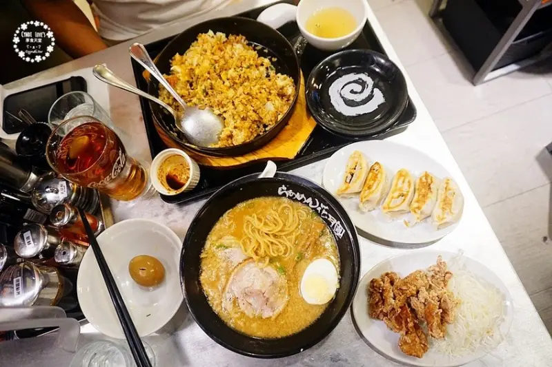 花月嵐拉麵，台中美食新光三越美食餐廳，網路評選日式拉麵人氣冠軍，大蒜拳骨拉麵 - Cyndi loves享食天堂