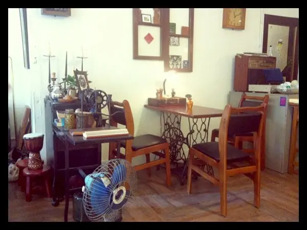 特色咖啡廳*老古董 老靈魂 新意義-自然醒咖啡公寓