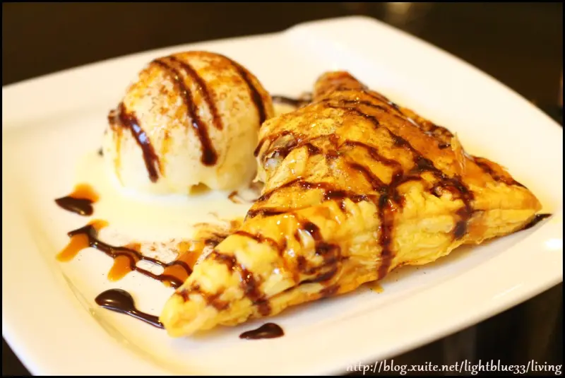 [ 科技大樓站美食 ] 自然醒咖啡公寓～藏身二樓的愜意小天地