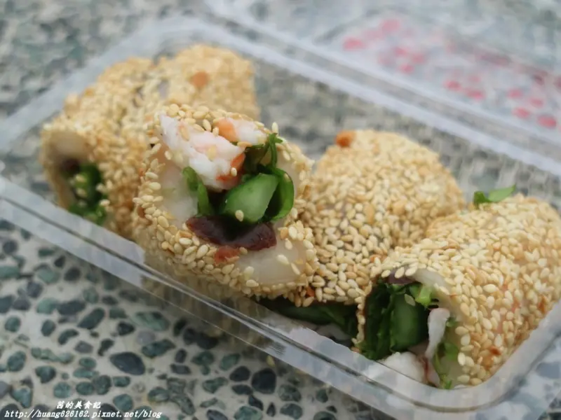 【 基隆美食】基隆外木山『益心居龍蝦麻糬』魚翅麻糬、龍蝦麻糬、干貝麻糬、烏魚子龍蝦 海味麻糬