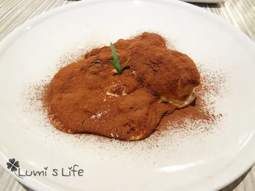 《台北信義》Ms. Bubble Cafe。提供WIFI 不限時 免收服務費 輕食咖啡館