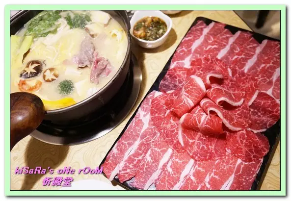 東區火鍋．南洋風情叻沙鍋與食肉者的天堂──忻殿堂        
      