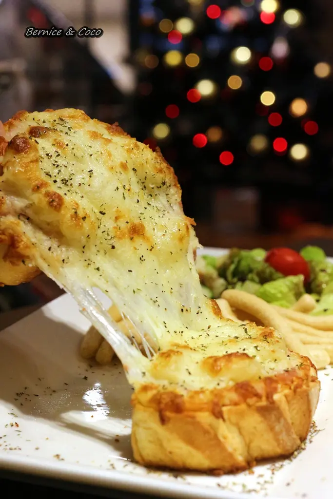 (新北 淡水美食) P café 上樓喝咖啡 淡水老街很有文清氣息的咖啡廳(寵物有善餐廳) (捷運淡水站)