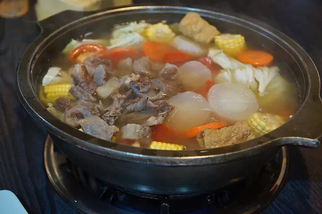 [食記]松山 高雄知名牛總涮牛肉台北分店 每日現宰溫體牛 全牛料理 大呼過癮