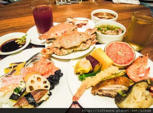 桃園南崁吃到飽餐廳 漢來海港餐廳自助式百匯 豐富菜色介紹 花蟹 三點蟹 牛肉湯 生魚片 哈根達斯 中西日式料理都有~Hi Lai harbour Buffet 