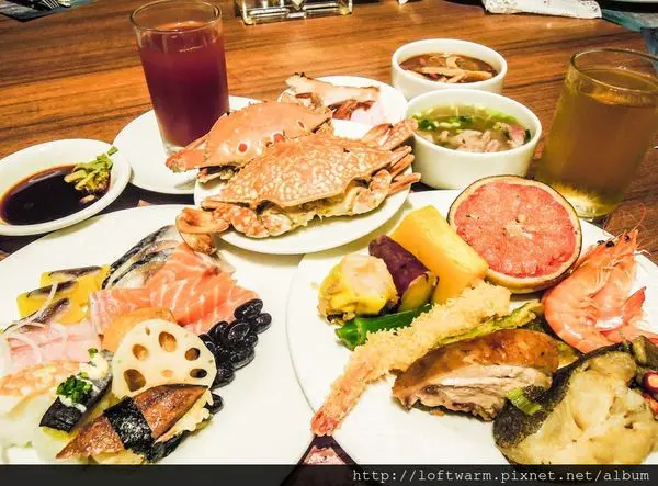 桃園南崁吃到飽餐廳 漢來海港餐廳自助式百匯 豐富菜色介紹 花蟹 三點蟹 牛肉湯 生魚片 哈根達斯 中西日式料理都有~Hi Lai harbour Buffet 