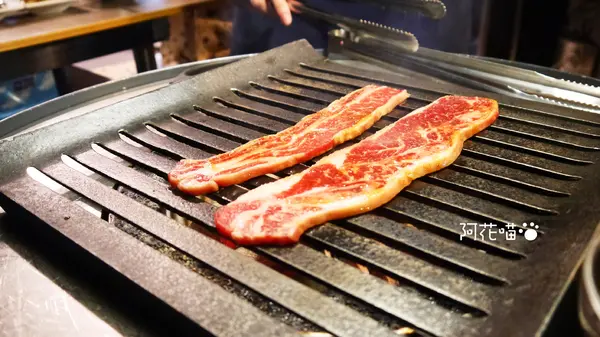 【國父紀念館│韓式】烤肉完全免動手，真的是站著吃的韓式烤肉？『燒桶子韓風立燒』 