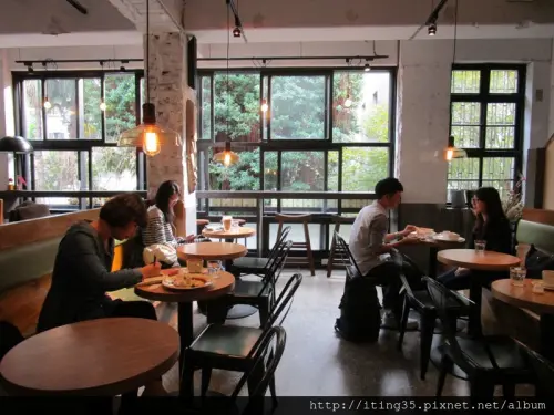 【南西商圈】老屋二樓讓人心靈緩慢的地方~光一咖啡
