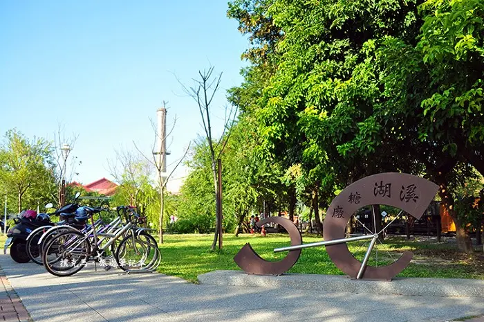 親子旅遊好去處，來搭溪湖糖廠觀光彩繪小火車嘍！