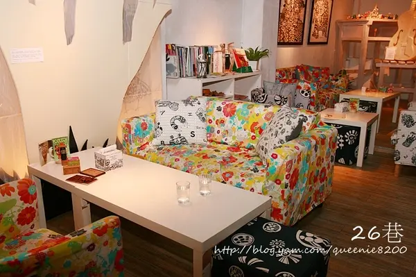 【台北】初訪可愛塗鴉小店。貳拾陸巷咖啡館