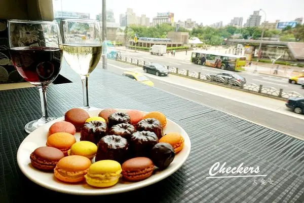 [食記] 壽星免費!! 台北凱撒大飯店Checkers Buffet-自助餐廳吃到飽(7/15~8/7澎湃美食節) ♘各式海鮮，創意入菜♙ 台北吃到飽餐廳/台北自助buffet/台北車站吃到飽