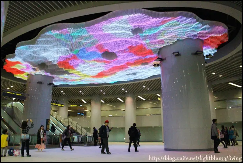 松山線捷運站體公共藝術亮點：域見繁花光穹