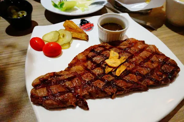 │食記│中壢/Bison野牛原味炭烤牛排(中央店)│平價牛排高享受❤