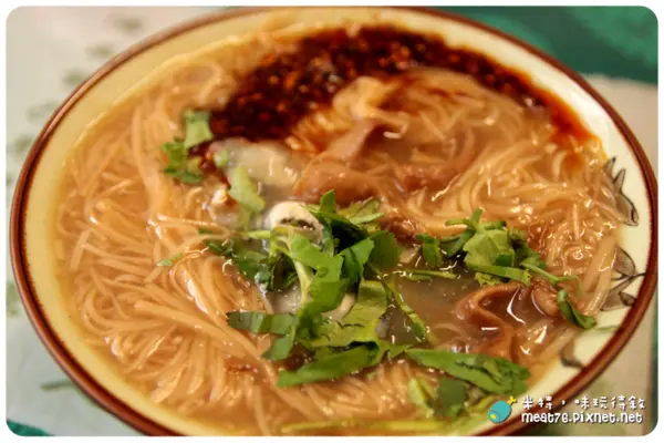 【台北內湖】阿蓮大腸蚵仔麵線｜文德路22巷小吃 (麵線、甜不辣、油飯) @ 米特，味玩待敘