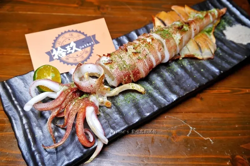 吃。台北信義《拾玖串燒酒場居酒屋》適合下班放鬆的溫馨小店，食材新鮮到刁嘴的兩老都讚不絕口。國父紀念館居酒屋推薦。信義區串燒推薦