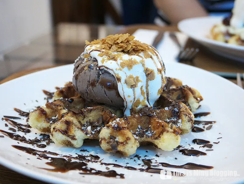 【新北中和│食記】黃白小屋 德國小吃～可愛的比利時鬆餅下午茶