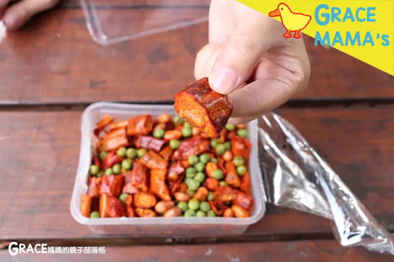 宅配美食》台南名產伴手禮【DoGa香酥脆椒】+【彩虹脆片】get~!! 野餐時路人猛看你吃的大人點心! (噗)為什麼要吃兔兔~的辣椒!