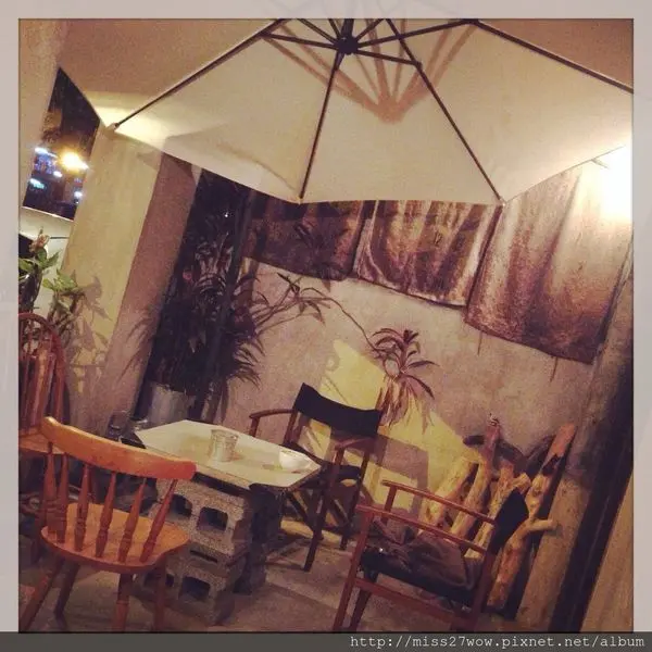 【台北】((集咖啡.大安森林公園站))2J cafe喜歡台灣的oppa親手改裝老房子讓你誤以為身在韓國巷弄間