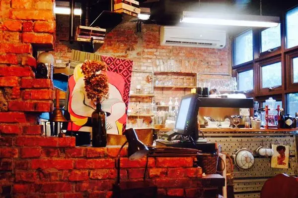 捷運大安森林公園站 ✿ 2J cafe ✿ 老屋也有工業風 紅磚推砌出寧靜人文空間 還能大啖韓式料理!