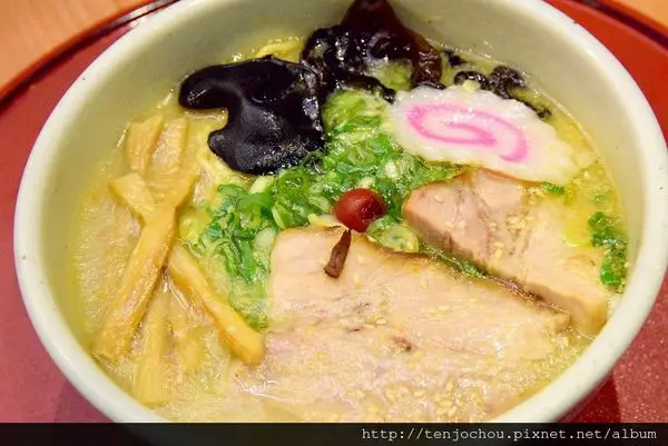 花花，甲飽沒【台北食記】東區 山頭火拉麵 來自日本北海道旭川的美味