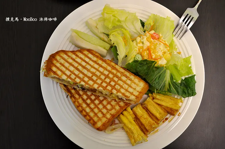 熊仔陪伴喝咖啡、吃早午餐~有熊出沒的早午餐餐廳：沐佈咖啡