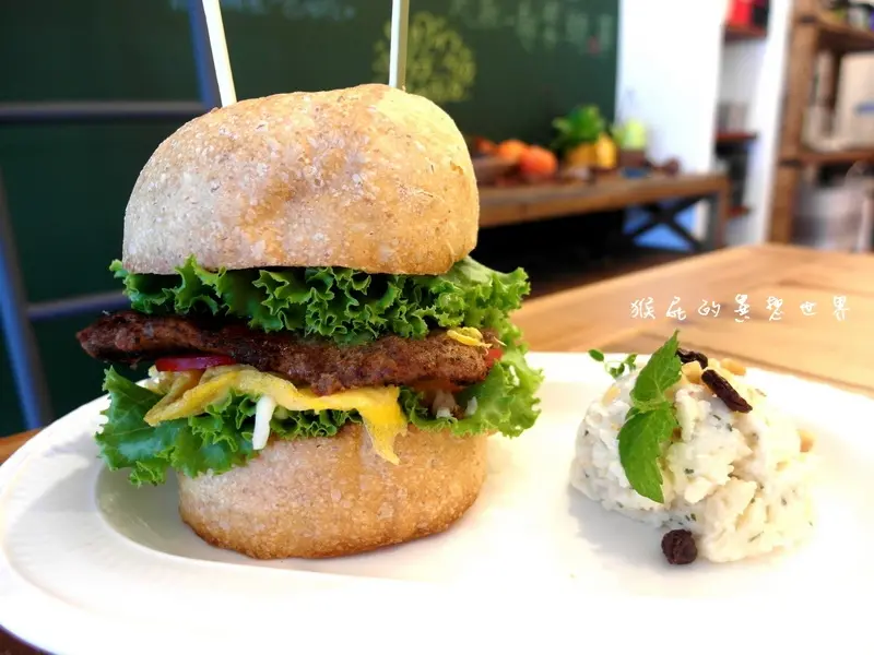 【台中西區】Nook Avenue紐客輕食！傢俱店變身超有質感咖啡廳！早午餐、下午茶一次滿足！11/27正式開幕！