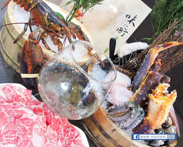 [捷運永春站]台北帝王蟹吃到飽CP值最高!!味之町精緻石頭火鍋&涮涮鍋。活跳跳波士頓活龍蝦、鮑魚、生猛鮮蝦尚青才敢大聲！還有啤酒無限暢飲、哈根達斯冰淇淋通通呷免驚！