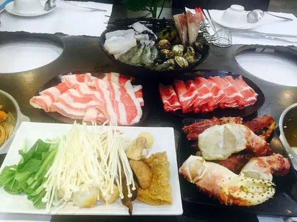 *台北火鍋吃到飽*味之町涮涮鍋，帝王蟹超澎湃吃到飽，讓你一次吃個夠！