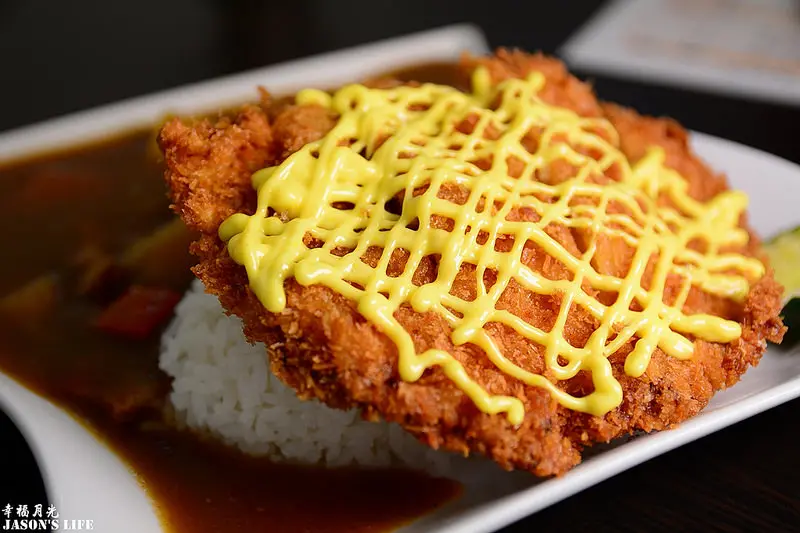 【台中│美食】近中興、修平、朝陽、勤益學區，牧場直送鮮奶，食材出自老闆娘親自醃漬，吃得安心。幸福月光