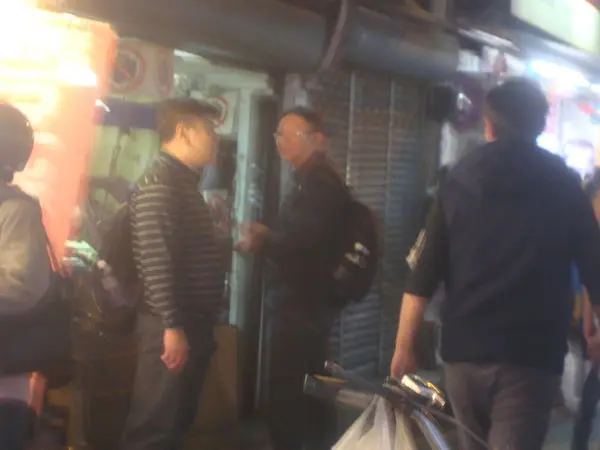 [台北]公館..很有名卻不給照相的紅豆餅..讓.人願意排隊的美食