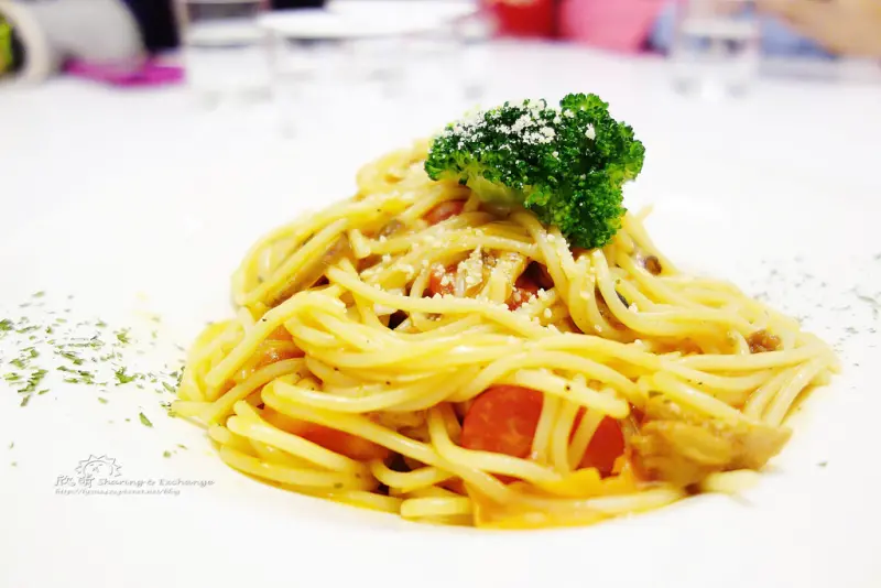 【台北美食】花間蜜二訪+中價位有氣氛的法式素食店+忠孝東路+母親節節日聚會