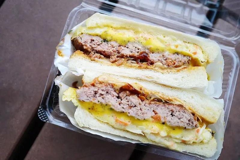 【台北】北門 寶舖‧黃金炙燒吐司 平價烤吐司x手打漢堡排‧逛後站銅板美食新選擇♥