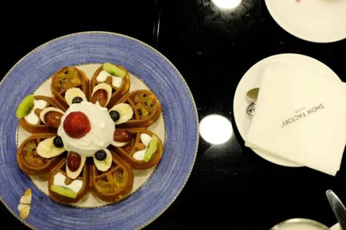 台北大安 雪坊優格 SNOW FACTORY - 好吃優格酵母鬆餅，健康暢快人生，近復興站