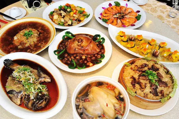 [台中好吃]過年就是要吃澎派，小時候頭路菜又重現，豐原景園海鮮餐廳，滿足大小家庭的味蕾