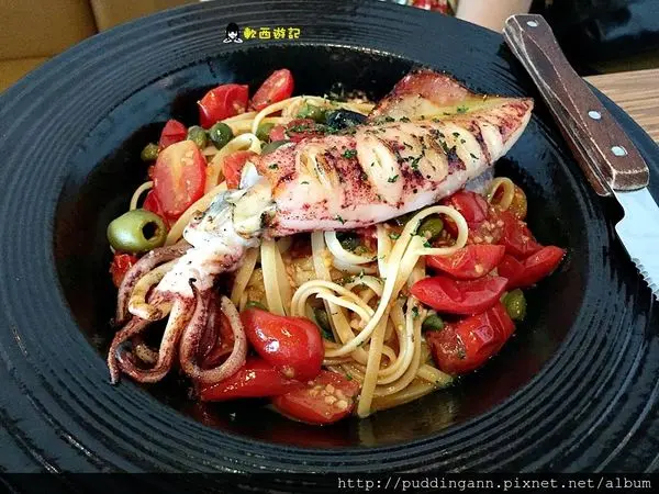 [食記]台中南屯區 鹽與胡椒餐館Salt&Pepper 好吃份量大義大利麵/燉飯 氣氛餐廳 超難預約小餐館 ‪每月一號開放下個月的座位 FB打電話預約皆可 水果啤酒/紅酒/白酒 台中美食/台中餐廳/南