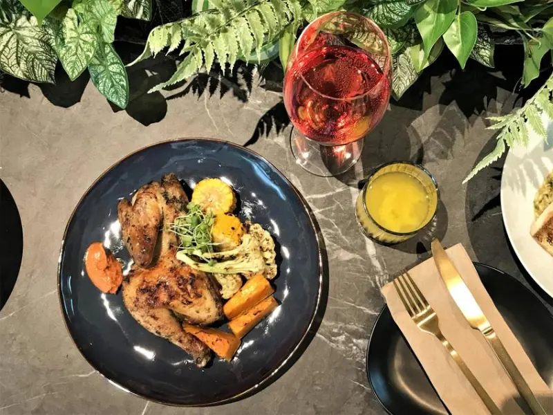 鹽與胡椒餐酒館｜海鮮控必吃油封蒜頭海蛤！忠於食材原味不添加！台中餐酒館推薦、台中餐廳推薦、台中親子餐廳推薦、台中市地中海料理推薦、南屯餐酒館推薦、南屯餐廳推薦