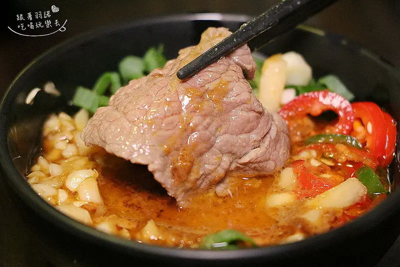 【羽諾食記】『赤牛哥汕頭沙茶火鍋』♥台南直送溫體牛肉x超威汕頭沙茶火鍋x基隆 嵌仔頂當季新鮮活海鮮♥年代新聞指定美食 捷運行天宮站溫體牛肉火鍋推薦