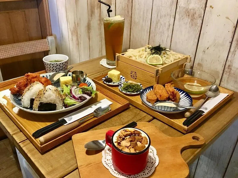 【新北｜頂溪站】A day 日日村＿永和仁愛公園文青復古食堂＿噴汁唐揚炸雞讓人情不自禁的吮指回味