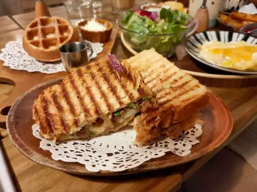 永和美食。A day 日日村早午餐  復古雜貨鄉村風  好吃不踩雷